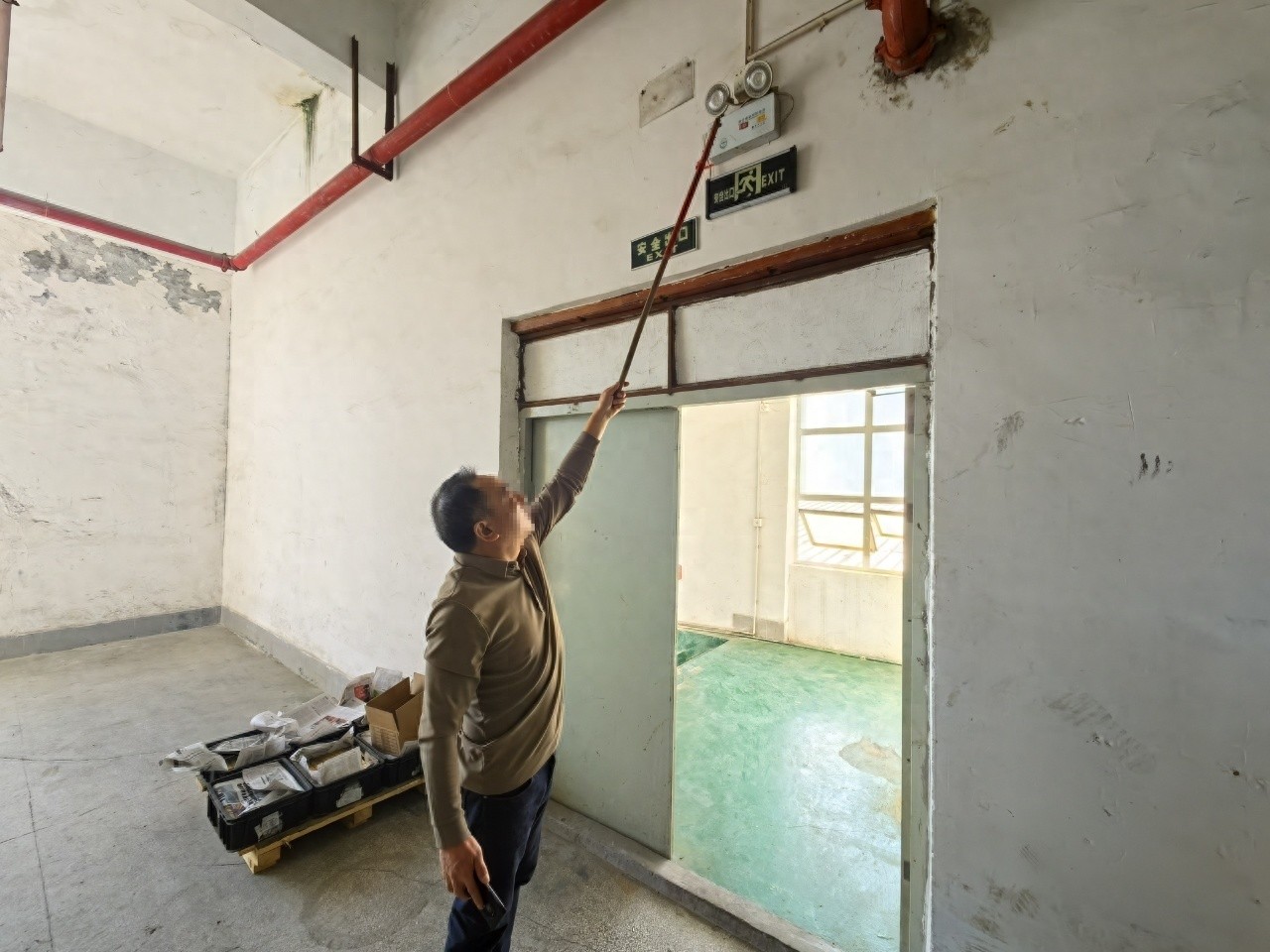 东莞消防开展火灾隐患排查整治，多家单位被罚，市民可举报