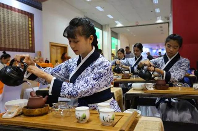 农资产品推广会邀请_农资推广会主持词_农产品市场推广会议筹备方案