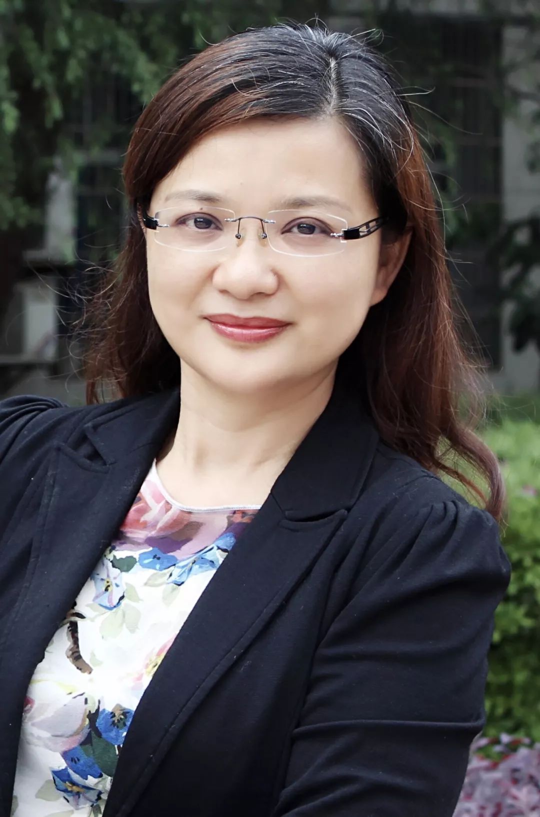 商学院龚艳萍教授：工作狂导师的清晨与学术追求