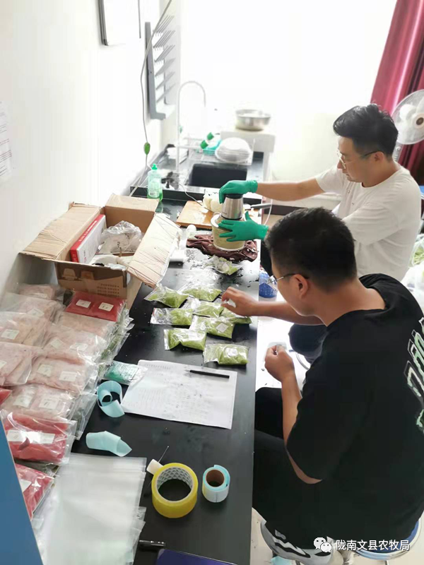 国庆中秋农产品安全工作_中秋国庆安全生产工作_乡镇中秋国庆安全生产部署会