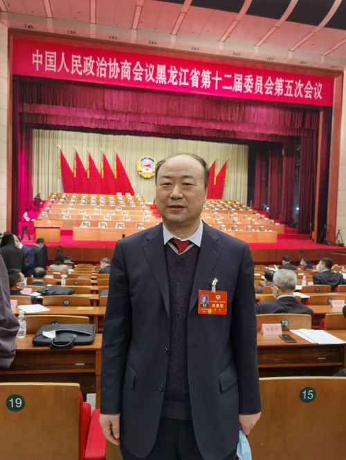 黑龙江省政协委员贾胄：电子商务助力农业振兴，推动农村电商与产业融合