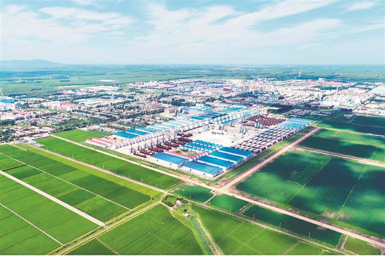 北大荒集团2021年粮食总产463.1亿斤，品牌价值达1439.85亿元，数字农业稳步发展