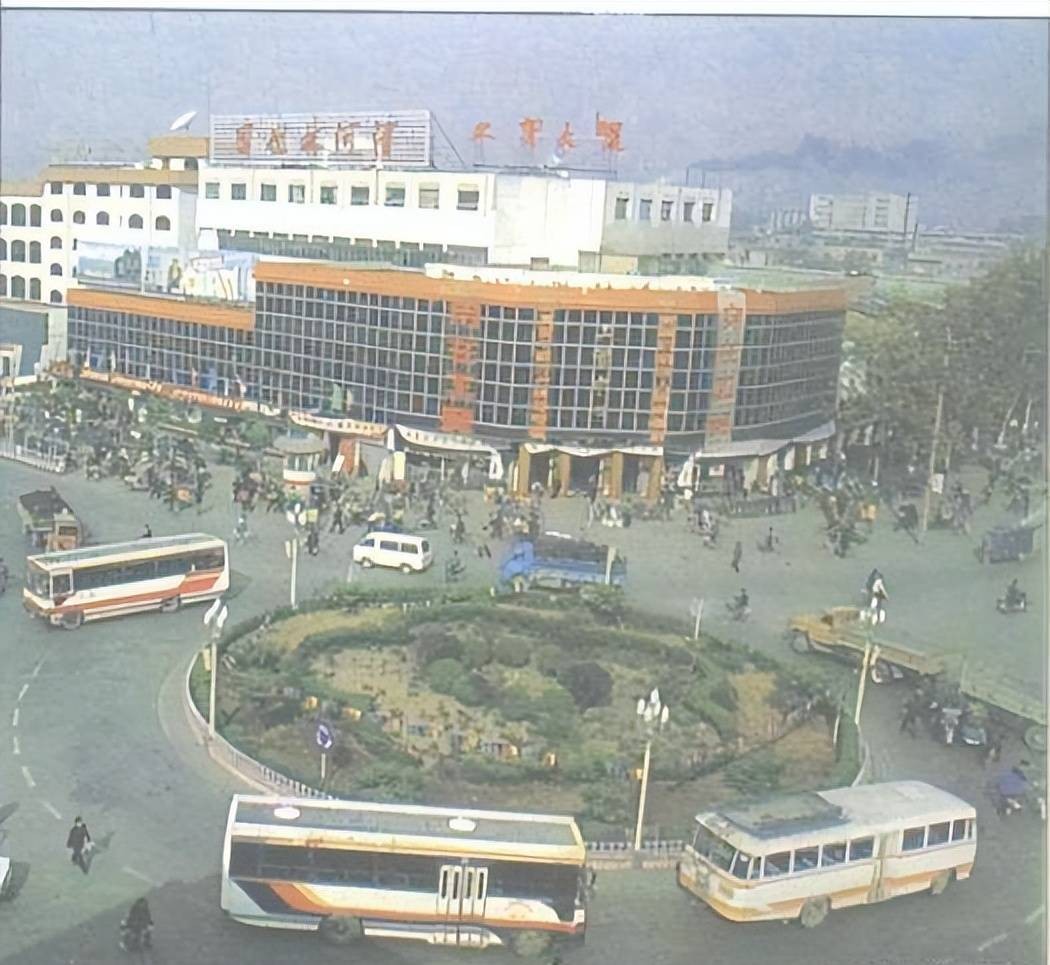 商丘农产品批发市场_商丘人民广场历史变迁_商丘地标建筑