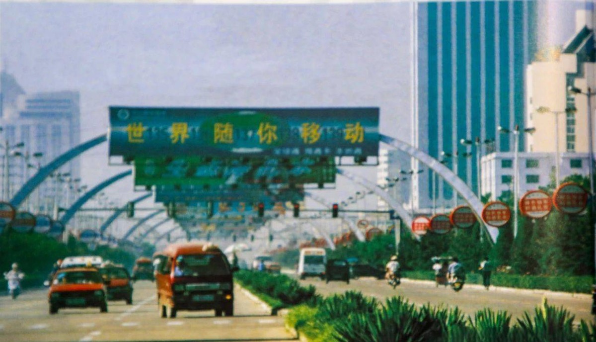 商丘农产品批发市场_商丘地标建筑_商丘人民广场历史变迁