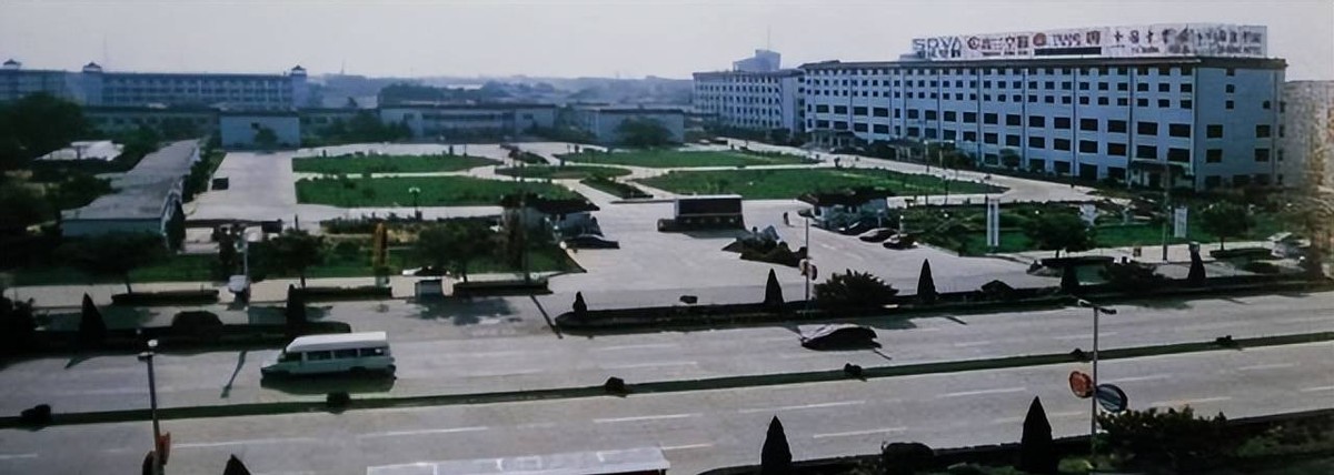 商丘地标建筑_商丘人民广场历史变迁_商丘农产品批发市场