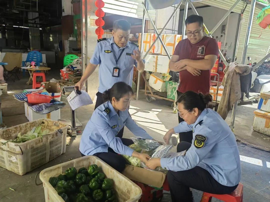 右江区农贸市场食用农产品整治_最新食用农产品安全法_“源头治理+智慧监管+社会共治”模式