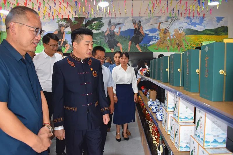 双柏县特色农产品展示_双柏土特产一条街开街仪式_农产品展销平台