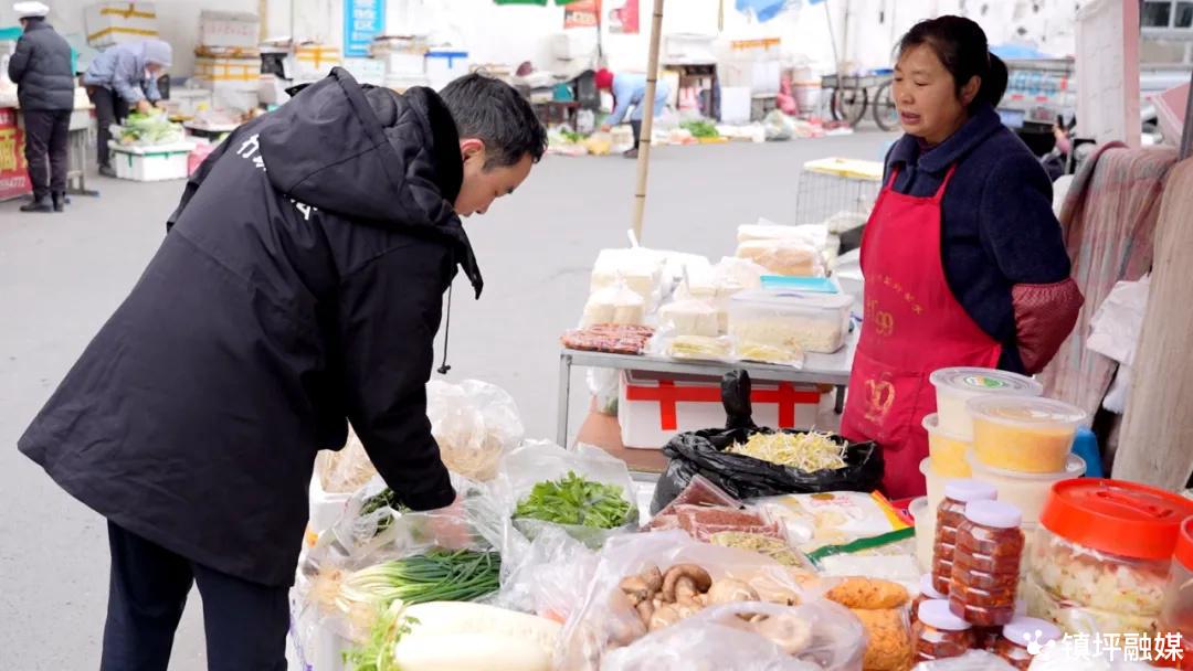 县农贸市场早市_清晨农贸市场热闹场景_陕西农产品交易网