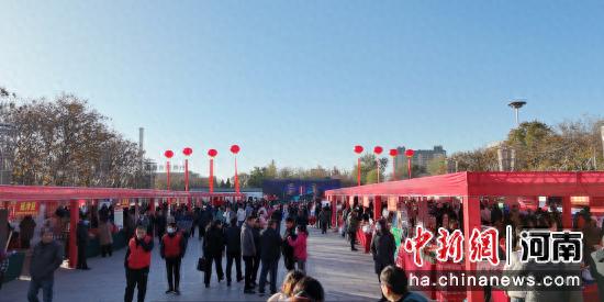 新乡凤泉区电商助力乡村振兴农产品展销会_河南新乡电商赋能乡村振兴农产品展销会_农产品电商展厅