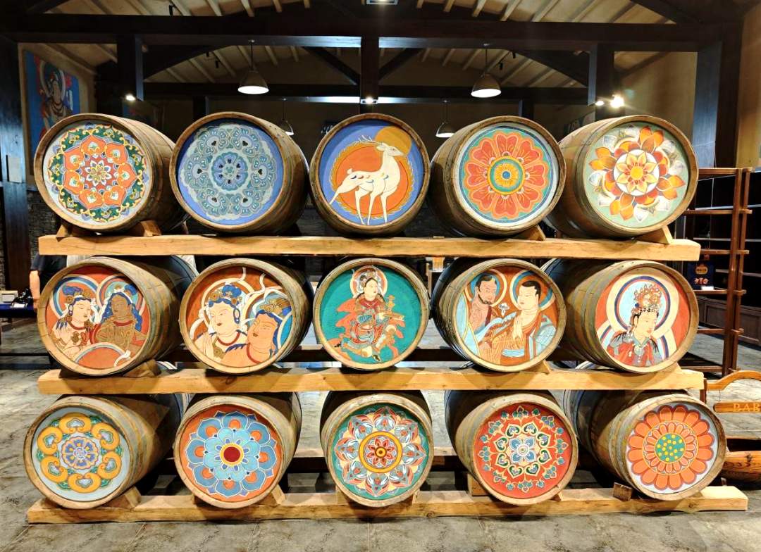 新疆世纪西北农产品交易市场_吐鲁番葡萄圣城葡萄酒品牌塑造_新疆吐鲁番葡萄酒产业高质量发展