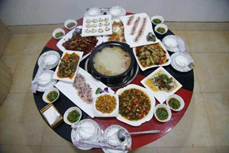 江津 富硒 农产品_ 重庆江津乡村产业升级特色美食旅游 _重庆江津石门镇清凉经济 曹氏凉糕富硒脆鱼荷花豆花