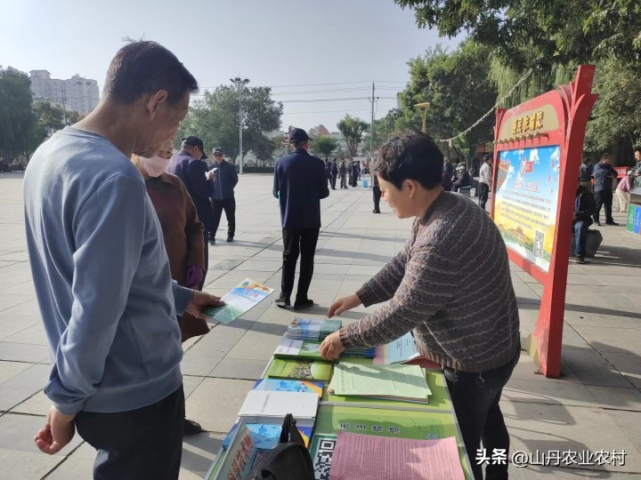 农产品宣传页_全国质量月活动_农产品质量安全法宣传