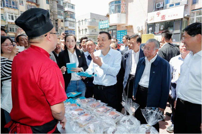 总理喊话后地摊火了，农民如何借地摊经济卖农产品